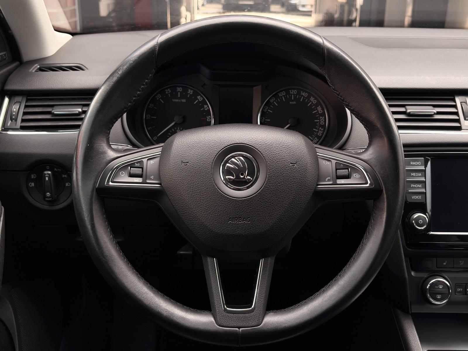 Skoda Octavia 2.0 TDI, Aut., Leder, Xenon, Service neu