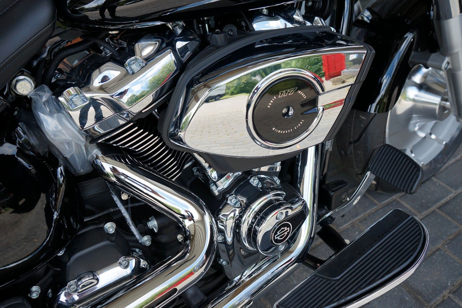 Fahrzeugabbildung Harley-Davidson Fat Boy 117 2025 Vivid Black Sofort Verfügbar