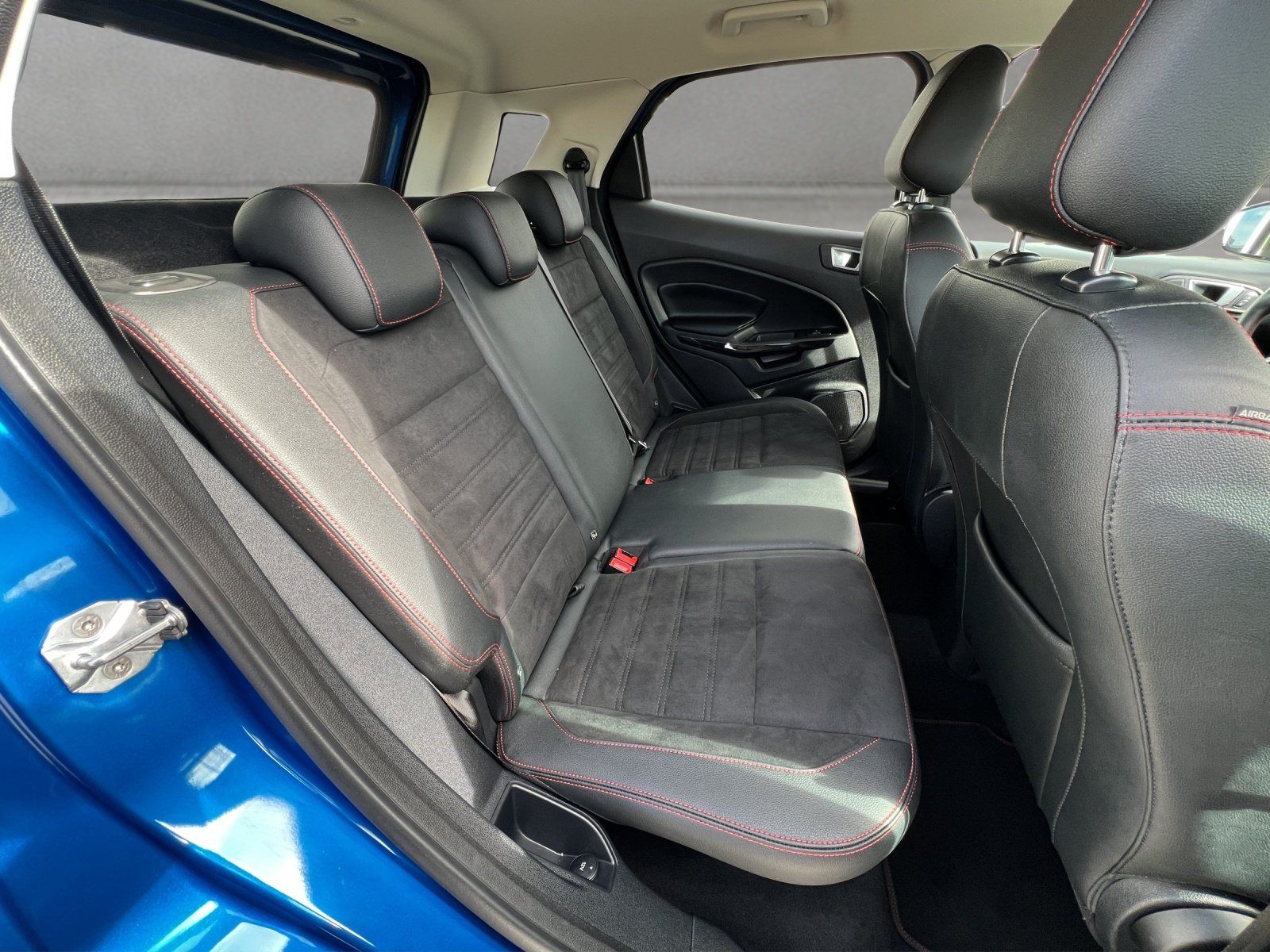 Fahrzeugabbildung Ford EcoSport 1.0 ST-Line PDC/TEMPOMAT/NAVI/SHZ/