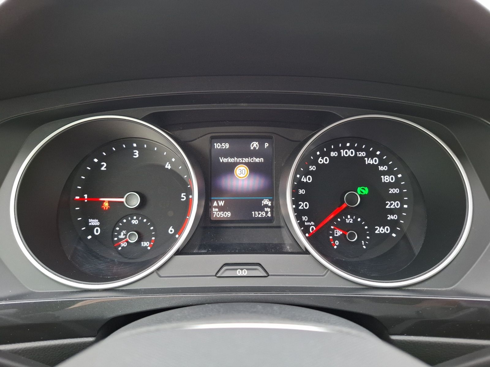 Fahrzeugabbildung Volkswagen Tiguan TDI Life DSG 4M Standhzg Matrix Navi ACC