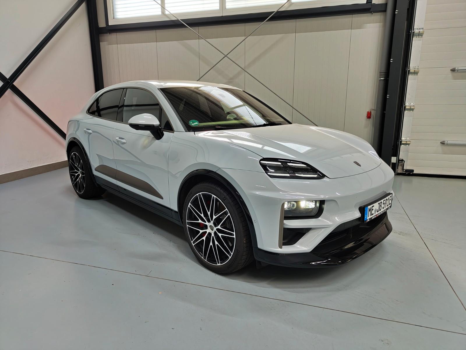 Porsche Macan Turbo Electric