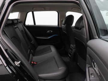 Fahrzeugabbildung BMW 330e xD Sport Line 360°DAB Stop&Go LED Alarm AHK