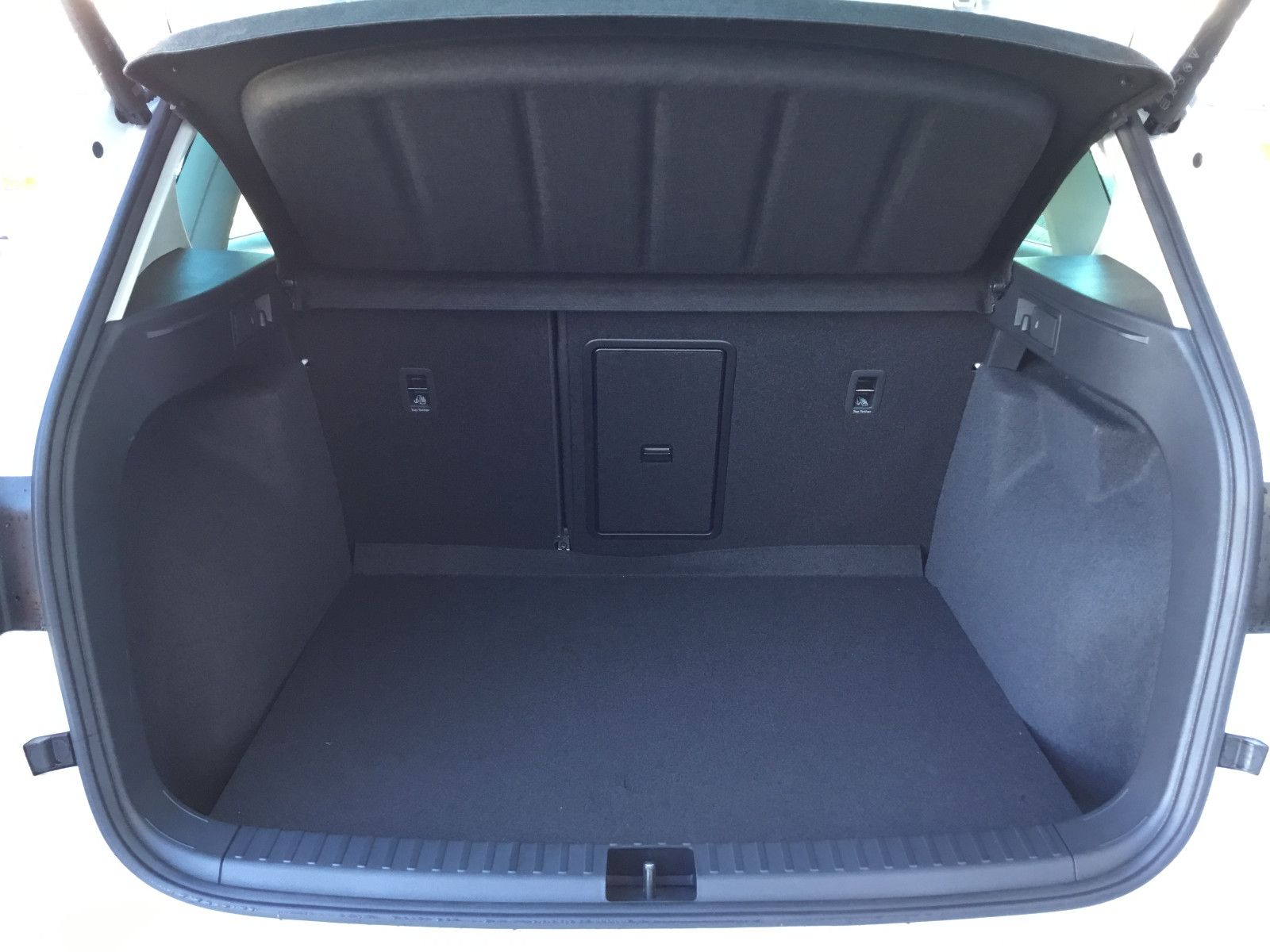 Fahrzeugabbildung SEAT Ateca 2.0 TSI FR 4Drive DSG+AHK+19"+Dinamica+ACC