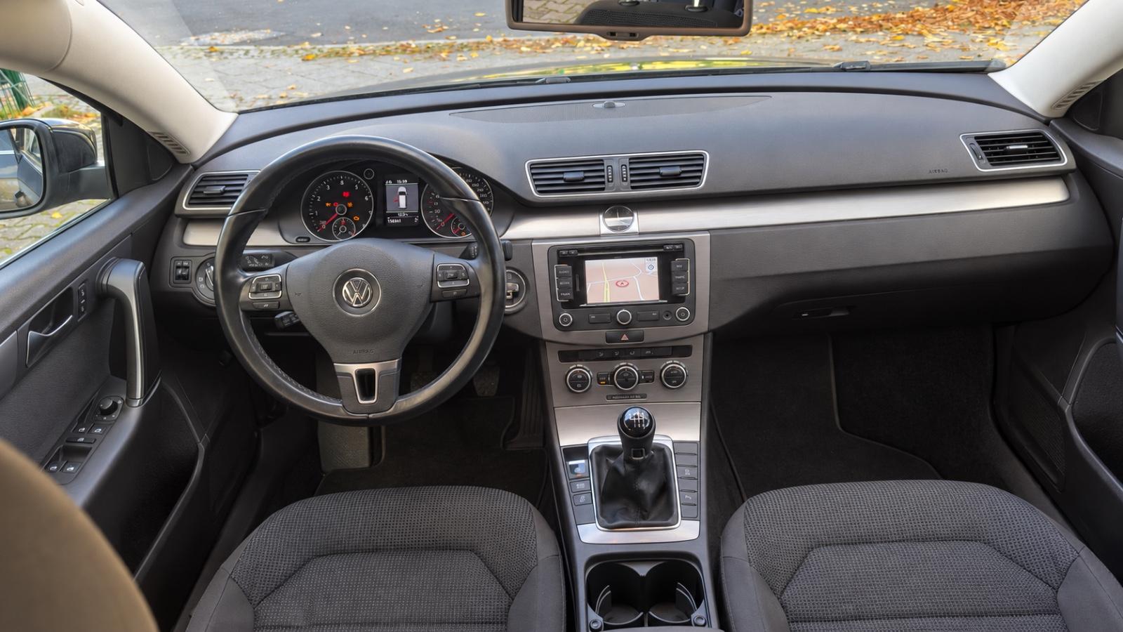 Volkswagen Passat 2013 — photo 12