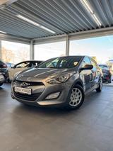 Hyundai i30 1.4 Classic *Lenkradhzg.*Klima*Allwetter* - Hyundai i30 Classic mit Benzin-Antrieb