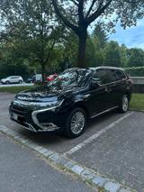 Mitsubishi Outlander PHEV|4WD|Vollausstatt... - Mitsubishi Outlander Gebrauchtwagen in München