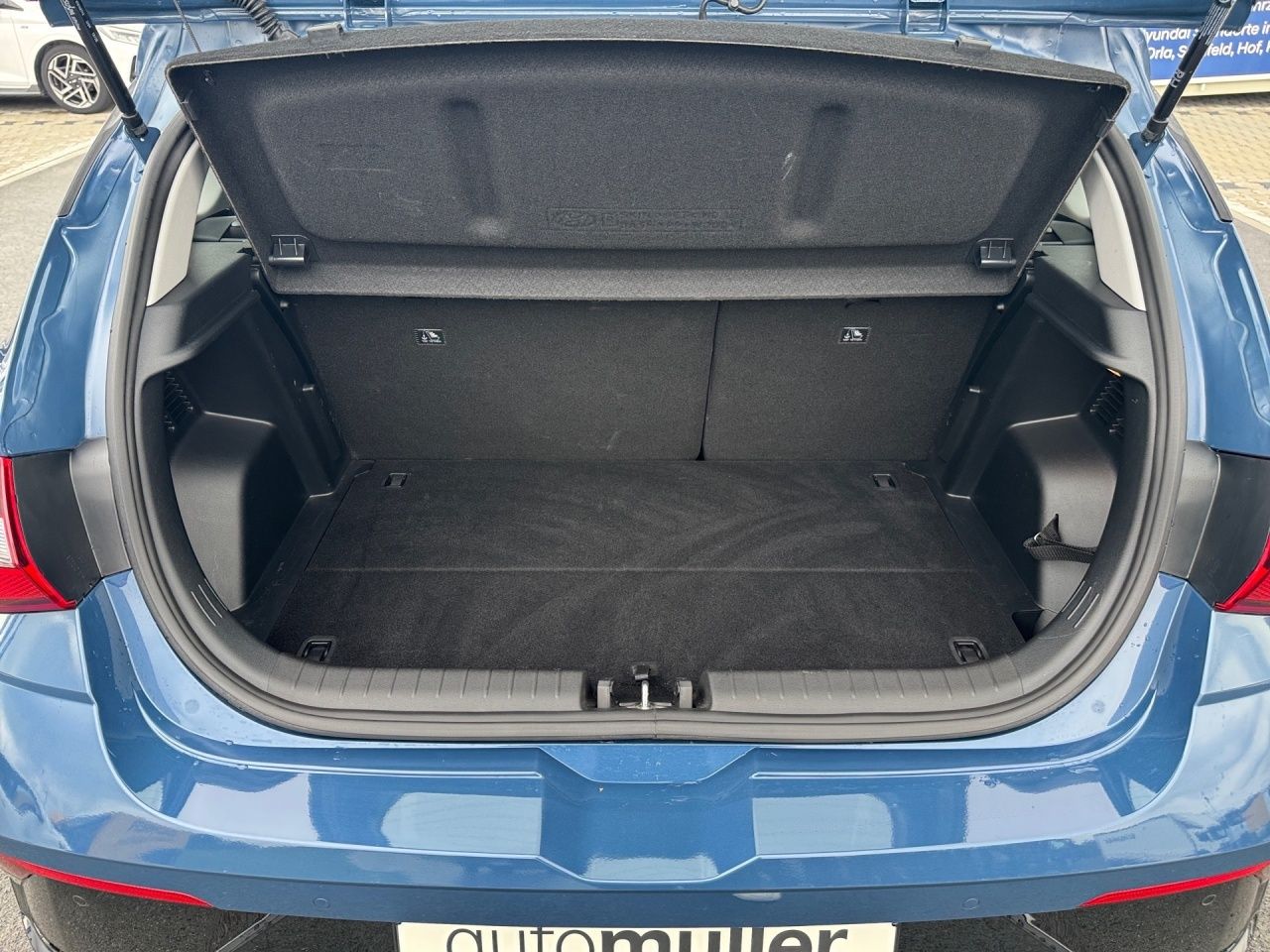 Fahrzeugabbildung Hyundai i20 TREND KAMERA*SHZ*LHZ*NAVI*USB*ZV*CARPL*