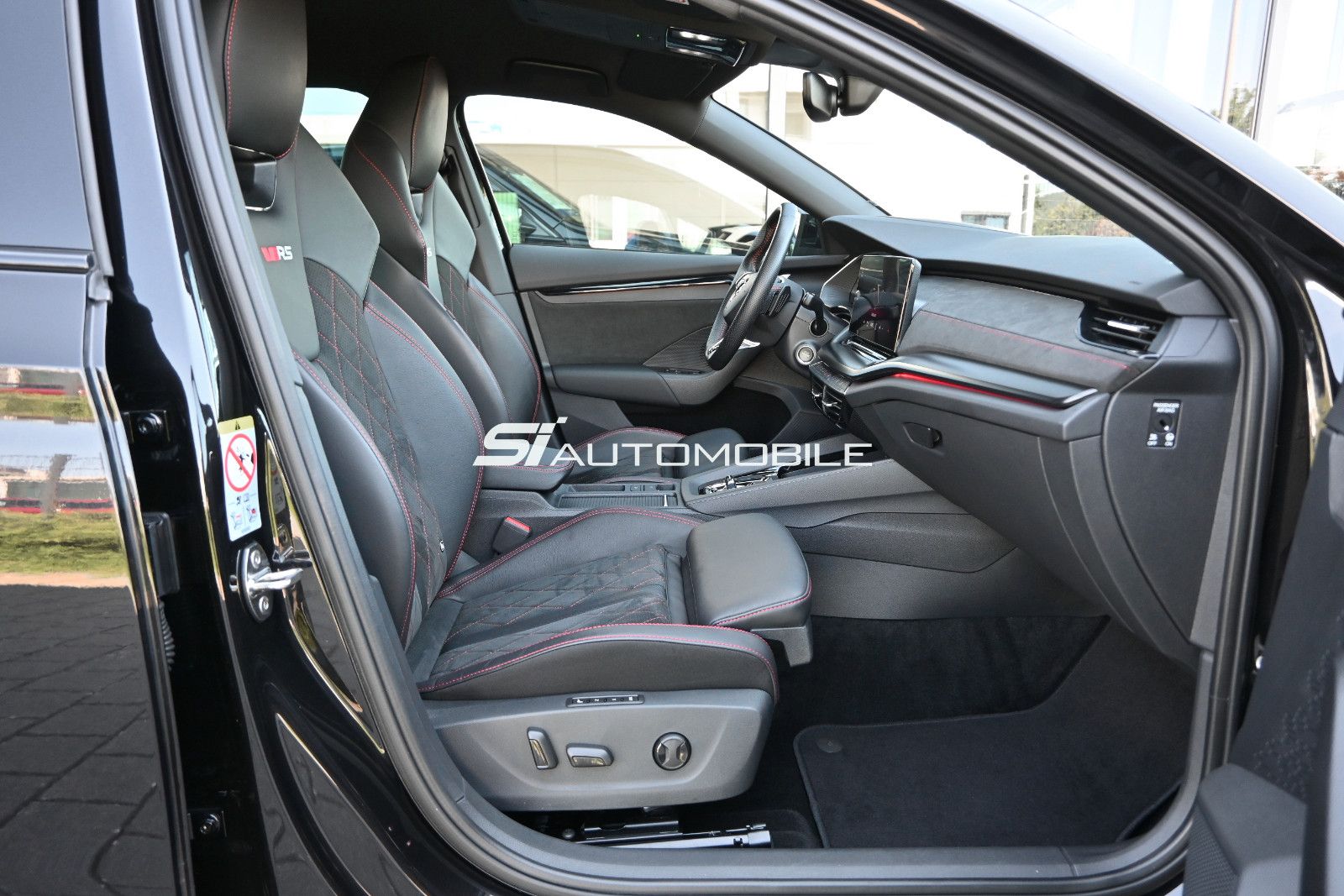 Fahrzeugabbildung SKODA Octavia 2.0 TDI DSG 4x4 RS Combi °AHK°STHZ°DCC°