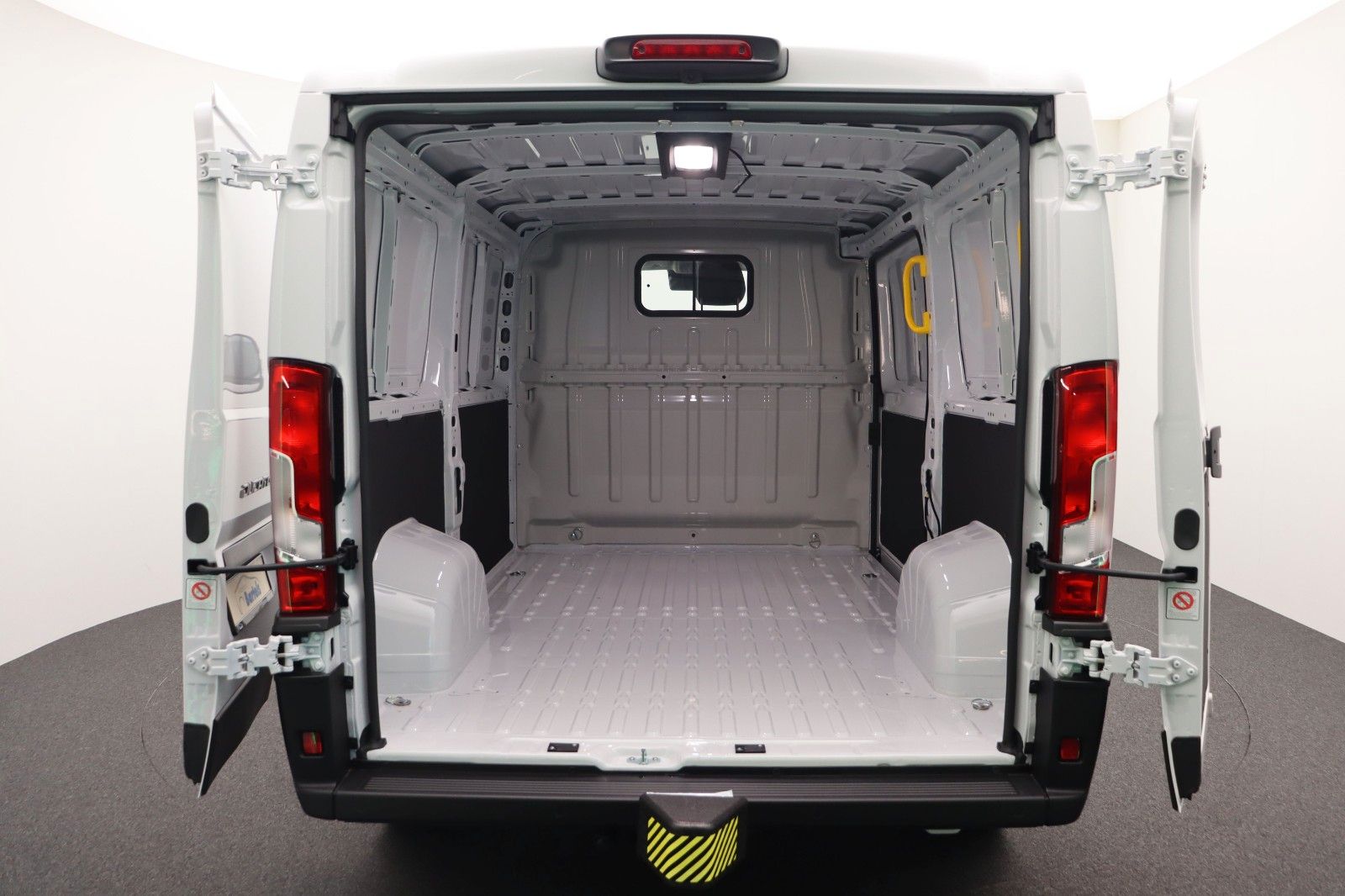 Fahrzeugabbildung Fiat Ducato Serie 2 L2H1 140MT