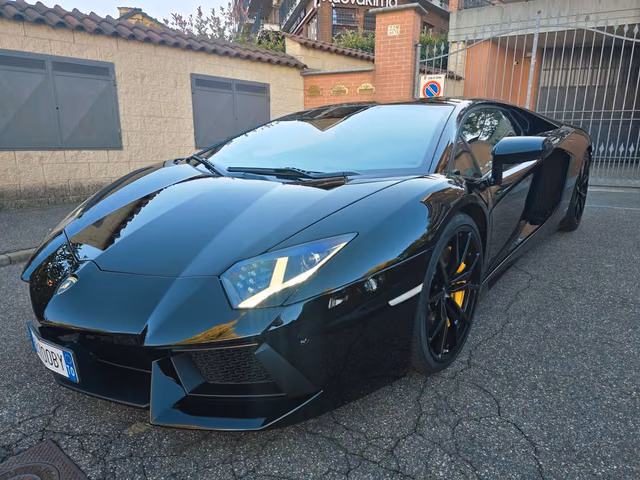 Lamborghini LAMBORGHINI Aventador 6.5 V12 LP700-4