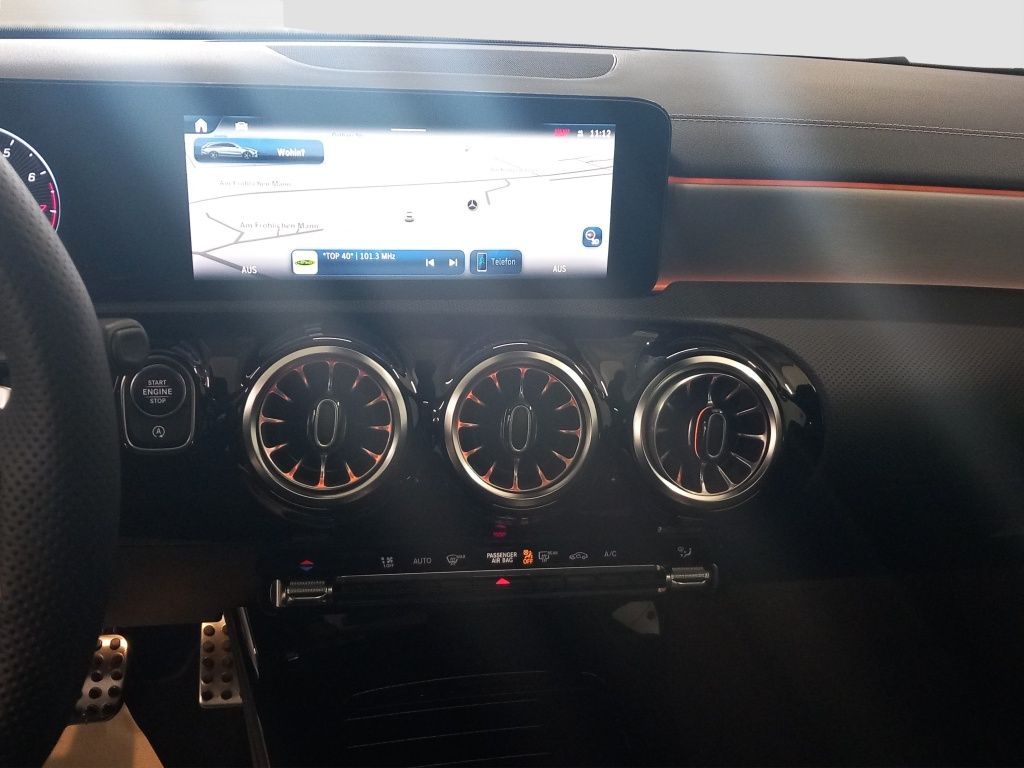 Fahrzeugabbildung Mercedes-Benz CLA 200 Shooting Brake AMG*Night*Navi*Pano*360°