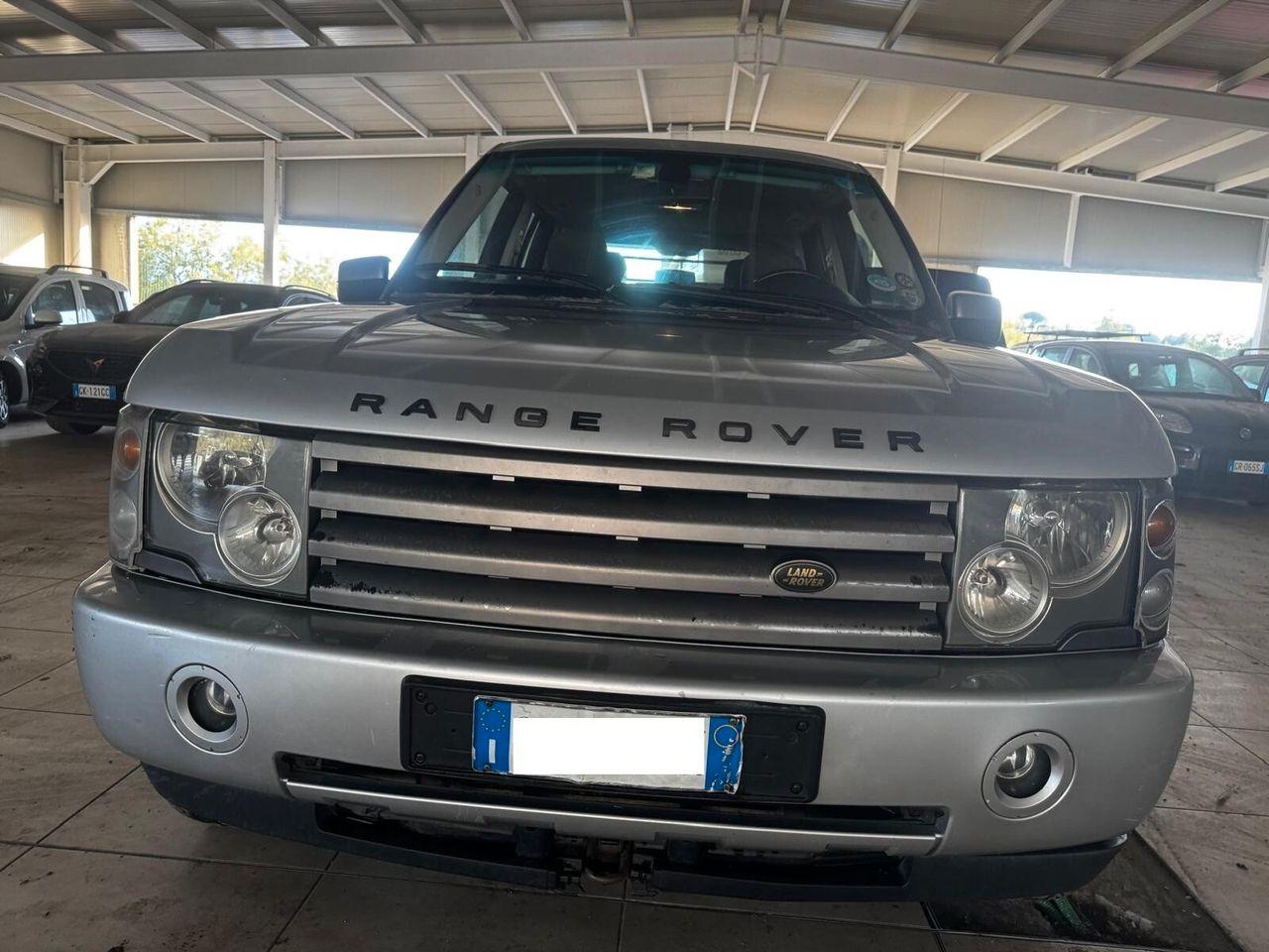 Land Rover Range Rover 2004 — rear view