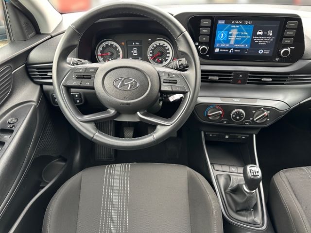 Fahrzeugabbildung Hyundai BAYON 1.2 MPI 85HP Klima PDC Kamera Apple CarPla