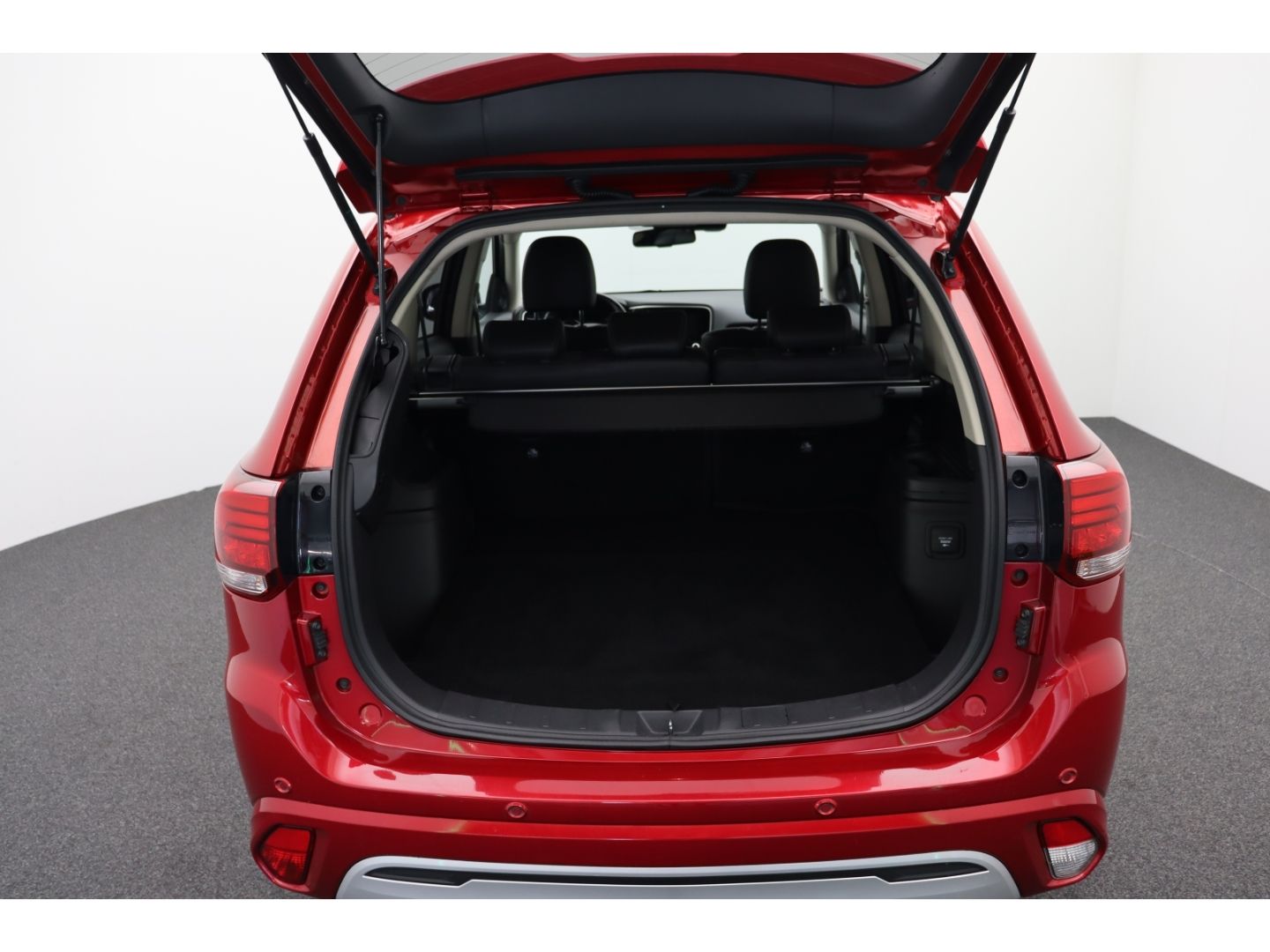 Fahrzeugabbildung Mitsubishi Plug-in Hybrid Outlander PHEV 2.4 Plus 4WD ACC,