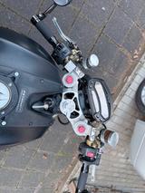 Ducati Monster 1100 EVO Anniversary mit vielen Extras - DUCATI MOTORRAD