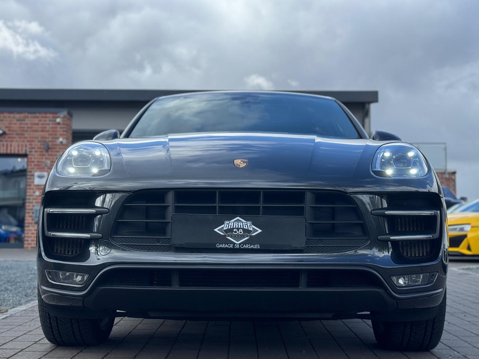 Porsche Macan Turbo/Chrono/Sport-Aga/18-W/Pano/Matrix