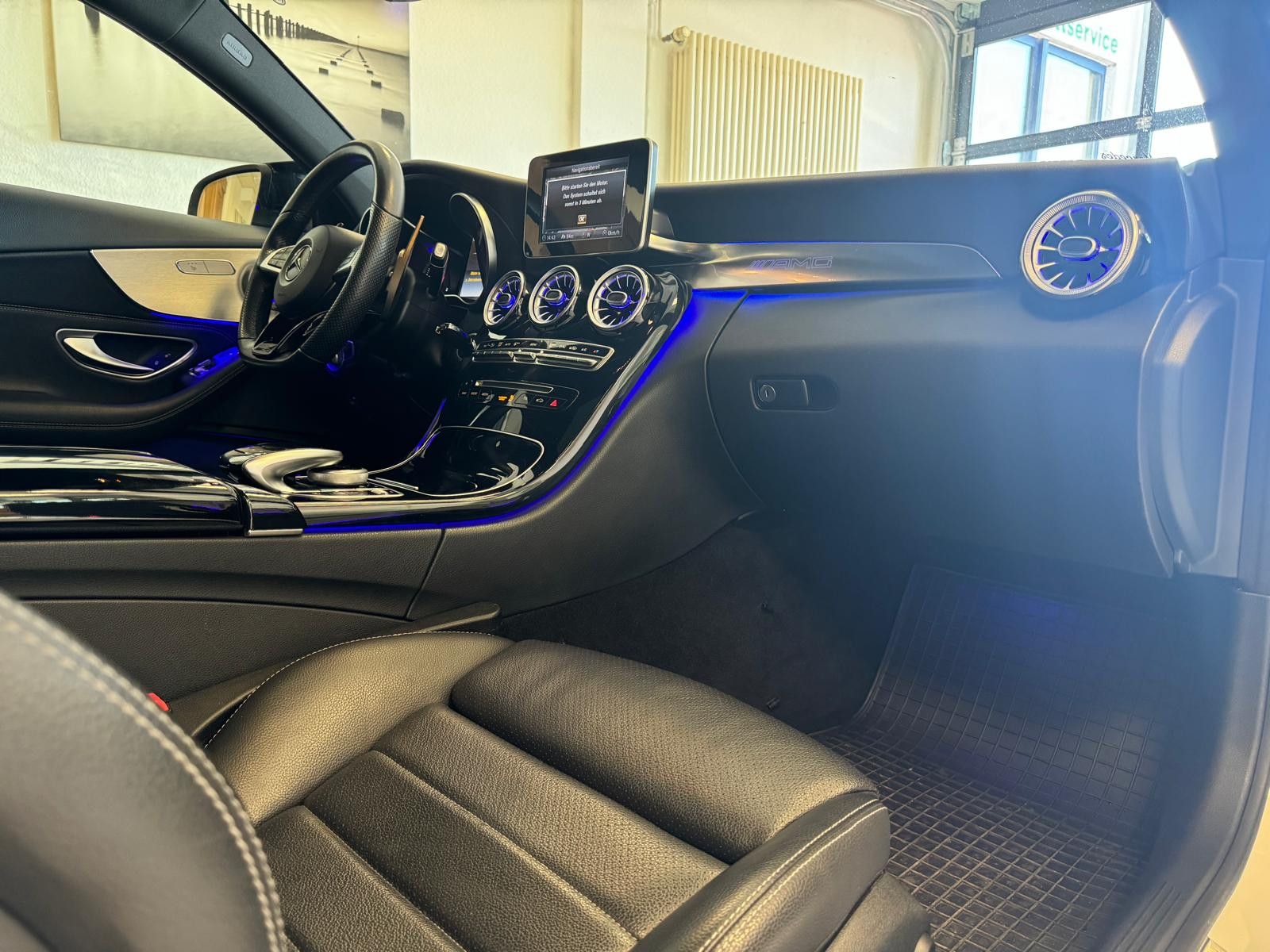 Fahrzeugabbildung Mercedes-Benz C 300 Coupe / AMG / LEDER / NAVI / LED