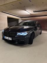 BMW 740d xDrive - Scheckheftgepflegt bei bmw  - graue BMW 740