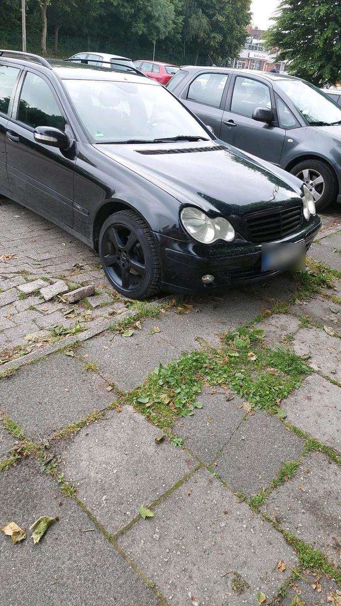 Mercedes-Benz C180 2005 — rear view