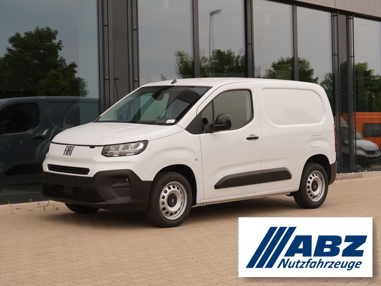 Fiat Doblo 130 Automatik / 10-Zoll-AppleCarplay