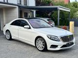 Mercedes-Benz S 400 HYBRID - - Mercedes-Benz S 400 mit Benzin-Antrieb