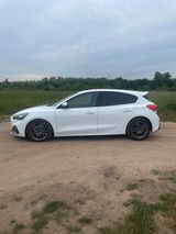 Ford Focus 2,3 EcoBoost ST Styling-Paket ST Styli... - Ford Focus in Saarbrücken