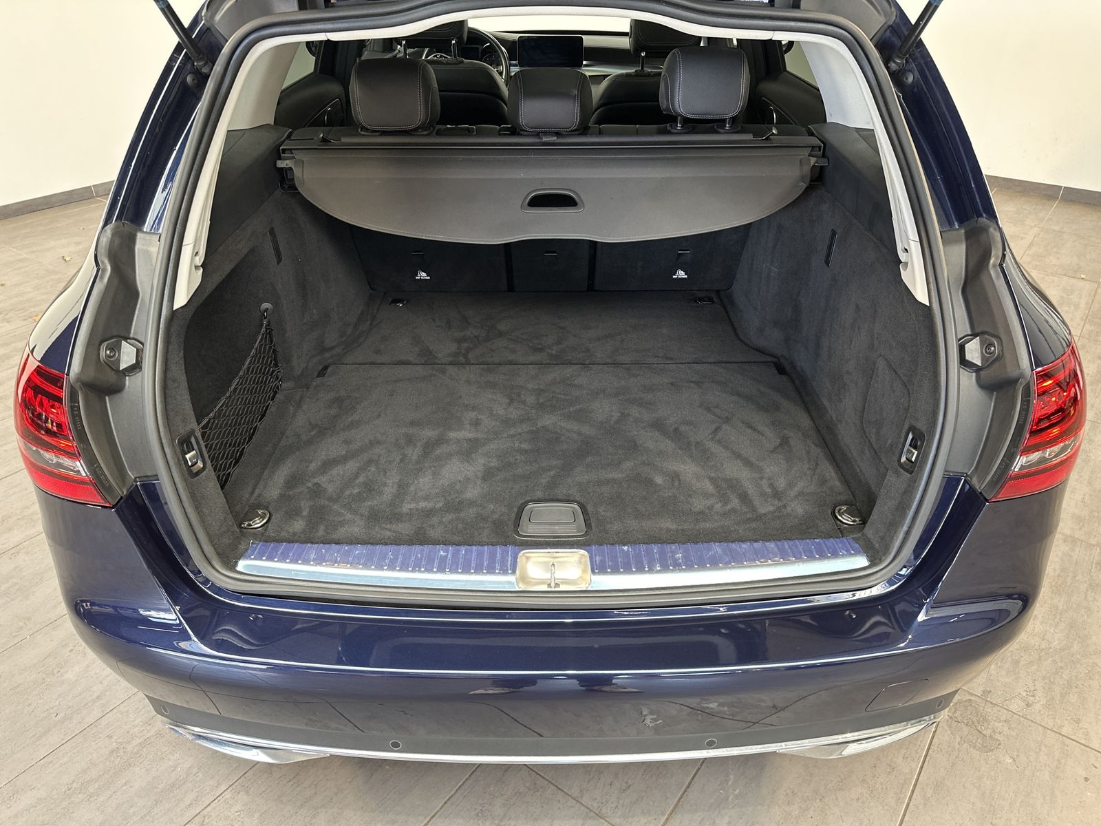 Fahrzeugabbildung Mercedes-Benz C 220d T Avantgarde NAV+LED+PANORAMA+DISTRONIC