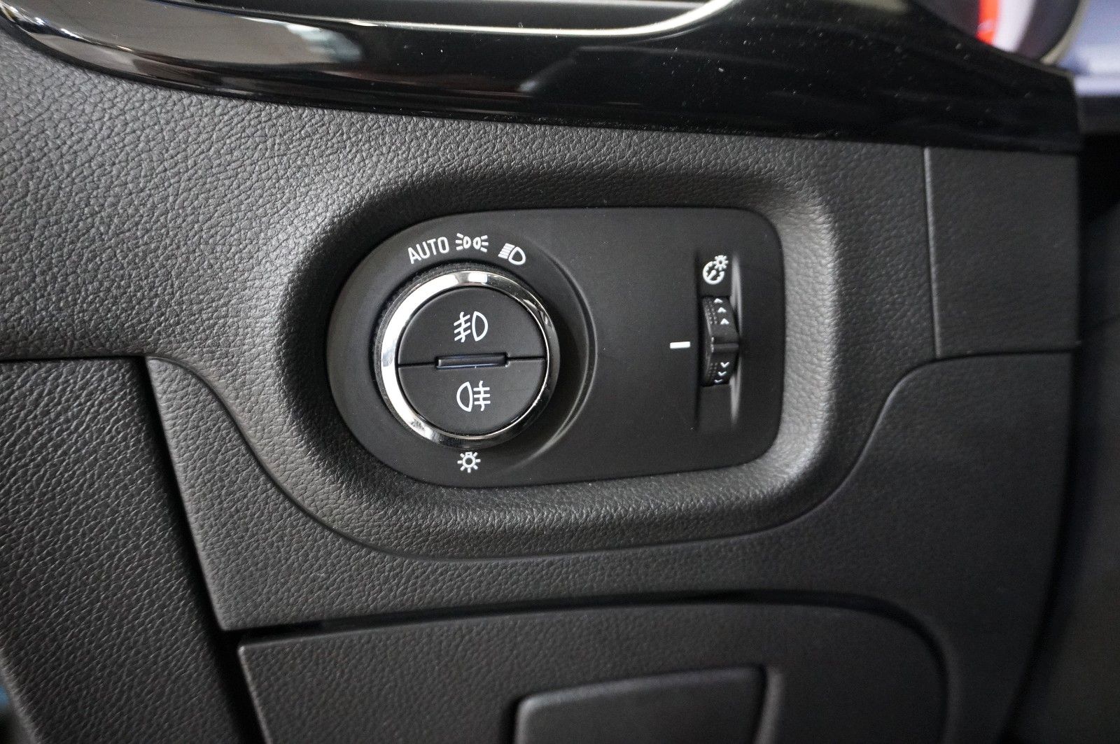 Fahrzeugabbildung Opel Astra K Lim. 1.6D INNOV. NAVI/LED/KAMERA/SPORT