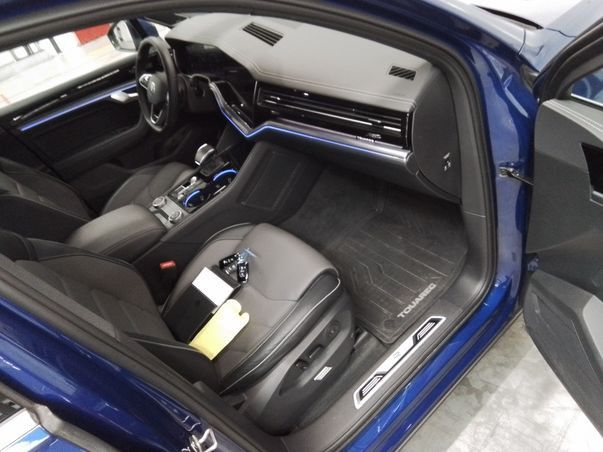 Touareg 3.0 TDI 4M R-LINE IQ.LIGHT+AHK+PANO+LUFT