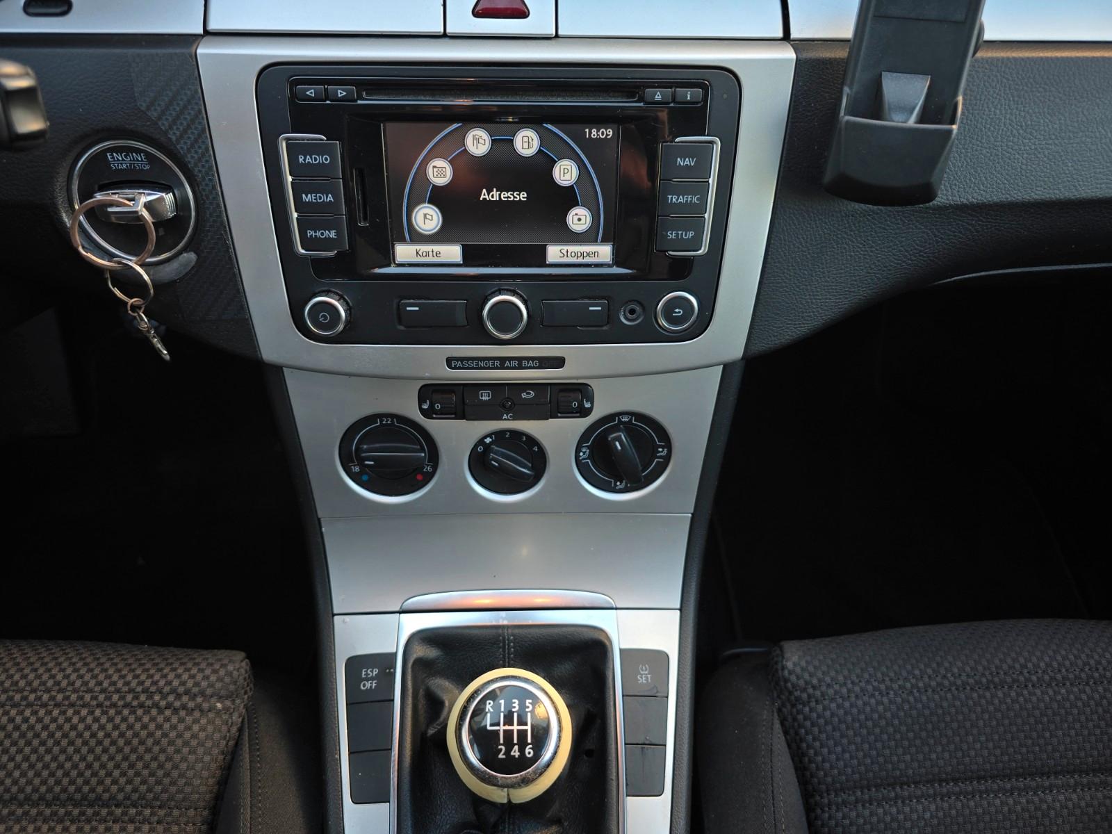 Volkswagen Passat 2009 — photo 13