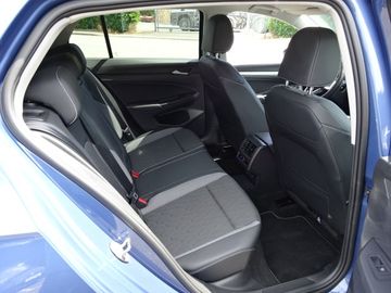 Fotografie 19 des VW Golf VIII 1.5 TSI Goal*AHK*LED plus*Travel+Side*