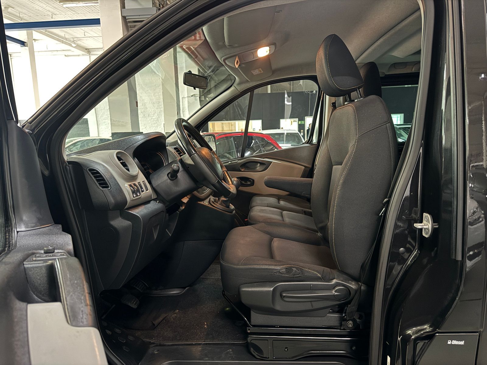 Fahrzeugabbildung Renault Trafic 1.6 DCI EXPRESSION 9-SITZER CAMPER STHDHZ