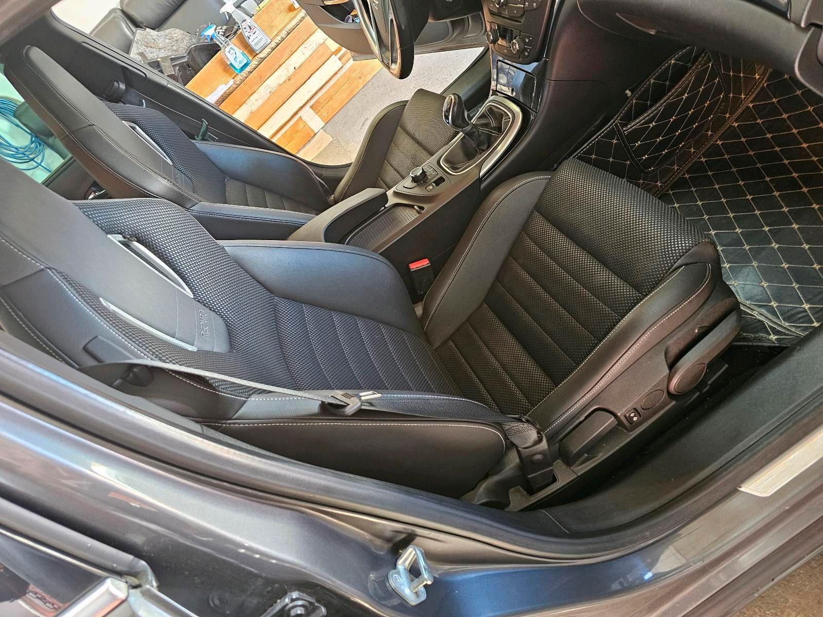 Opel Insignia 2010 — photo 13