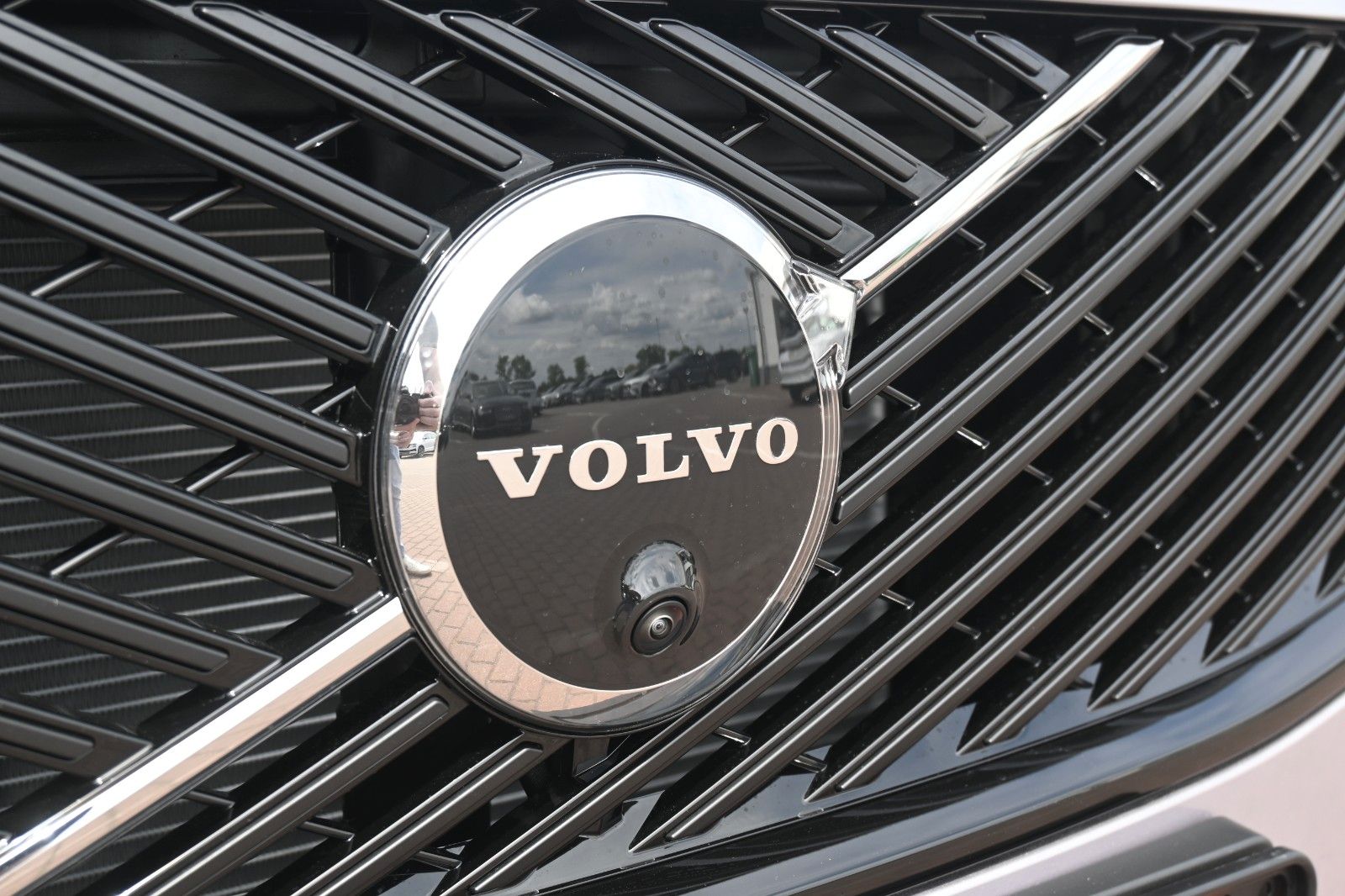 Fahrzeugabbildung Volvo XC90 T8 AWD Ultra Dark*STDHZG*360°*LUFT*ACC*AHK