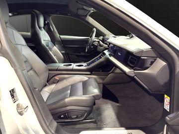 صورة مصغرة 16 لـ 2020 Porsche TAYCAN