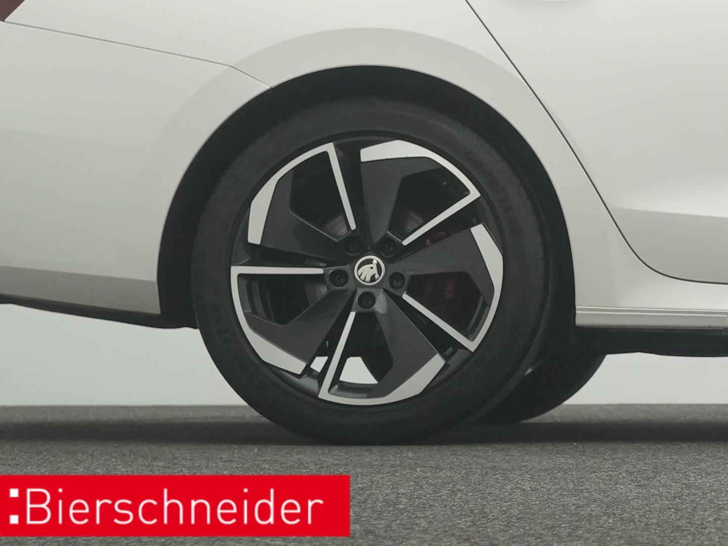 Skoda Octavia Combi 2.0 TDI DSG 4x4 RS MATRIX NAVI AHK