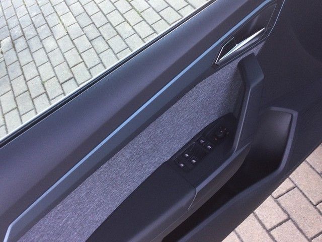 Fahrzeugabbildung SEAT Arona Xperience DSG LED RFK App ACC SH