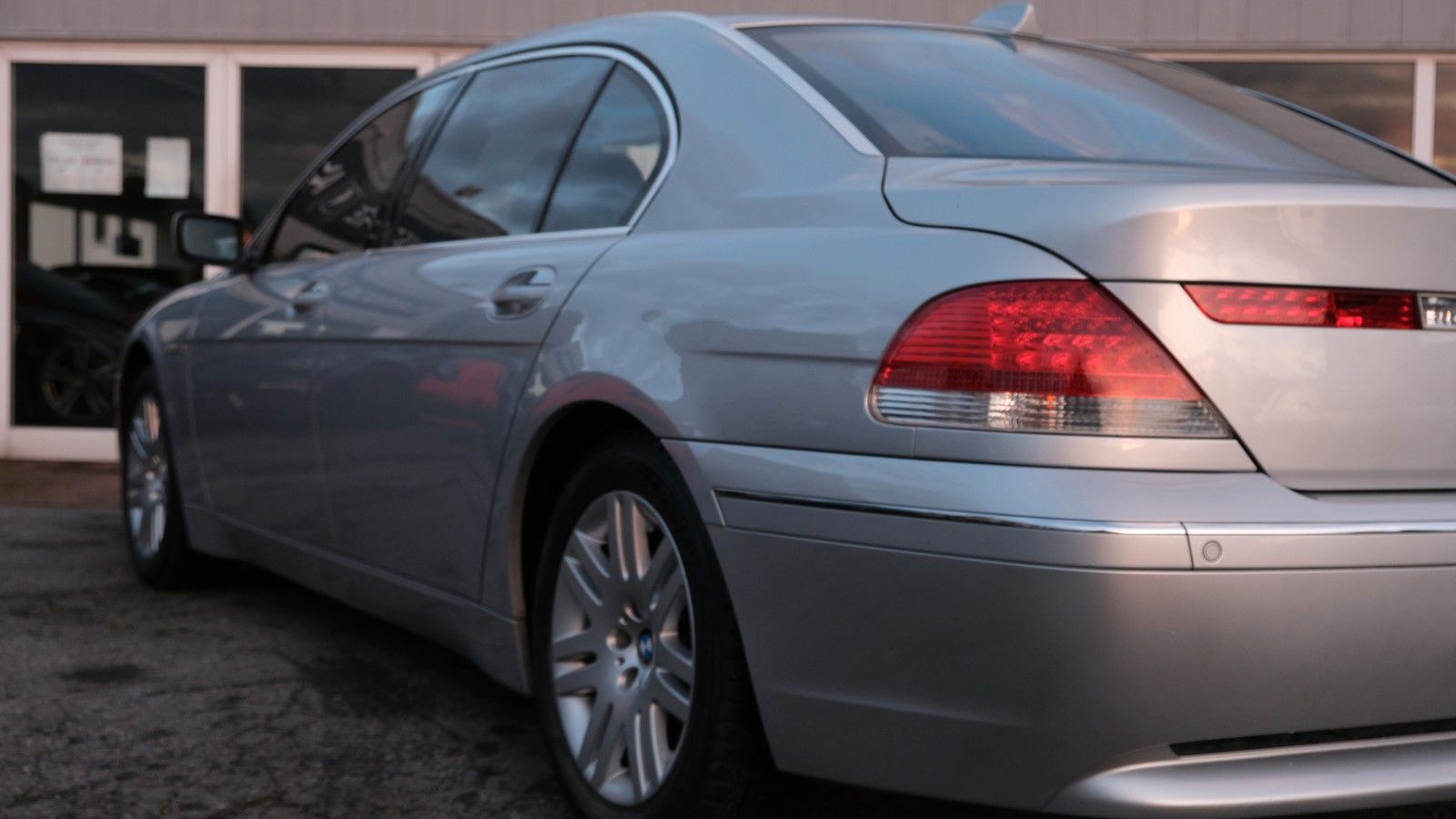 Fahrzeugabbildung BMW 760Li A/Erstlack/Orig. km/Ausnahmezustand