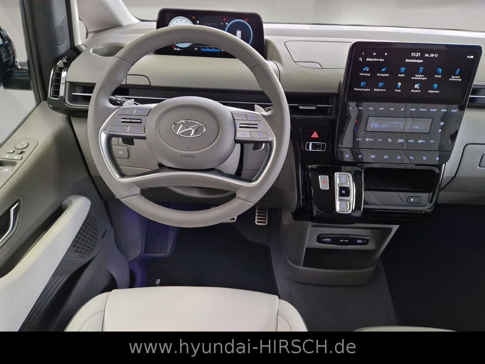 Fahrzeugabbildung Hyundai STARIA 2.2 CRDI 2WD AT SIGNATURE 7-Sitzer