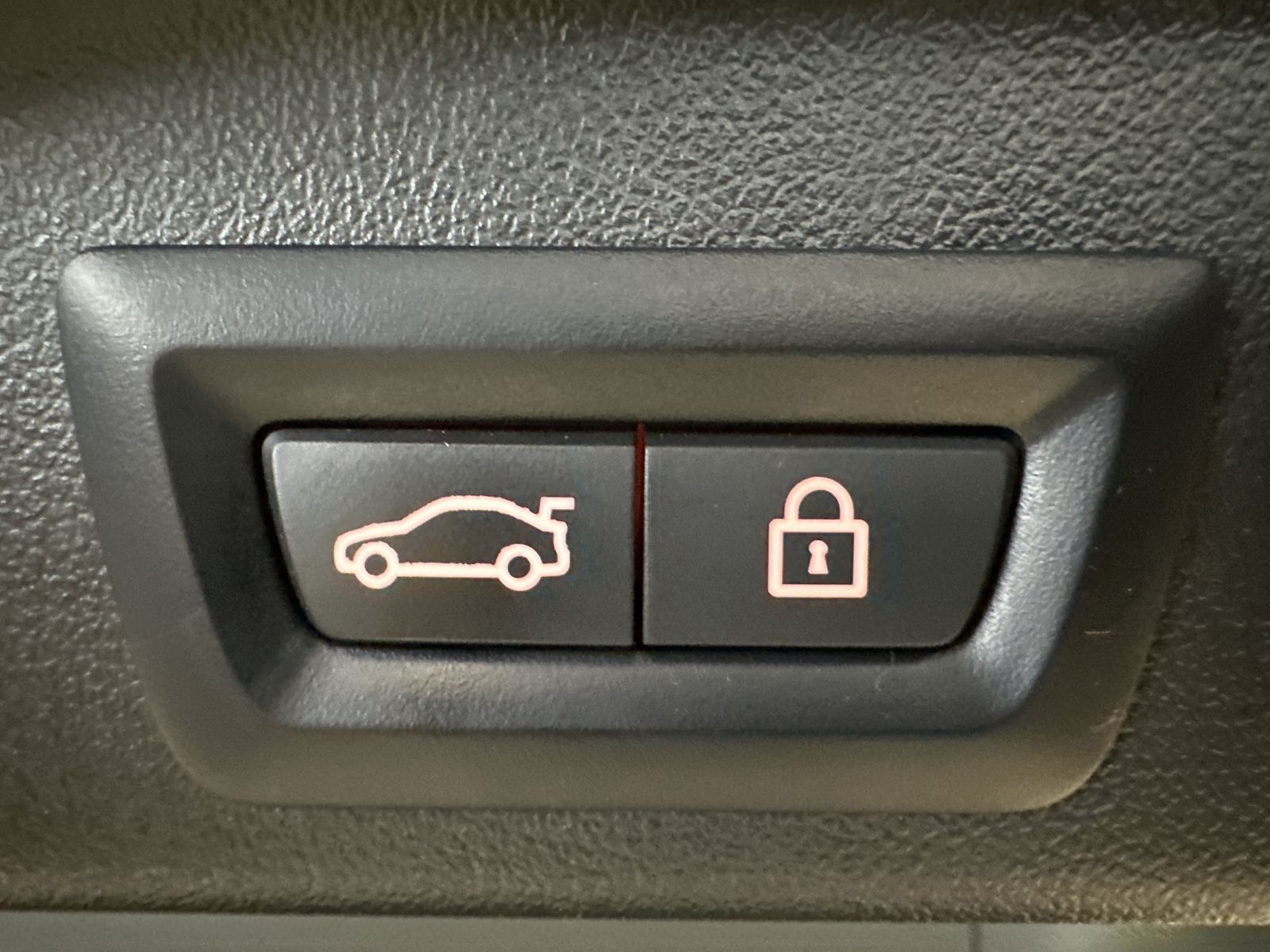 Fahrzeugabbildung BMW X5 xDrive30d M-Sport NAV+LED+PANO+360°+HEAD-UP