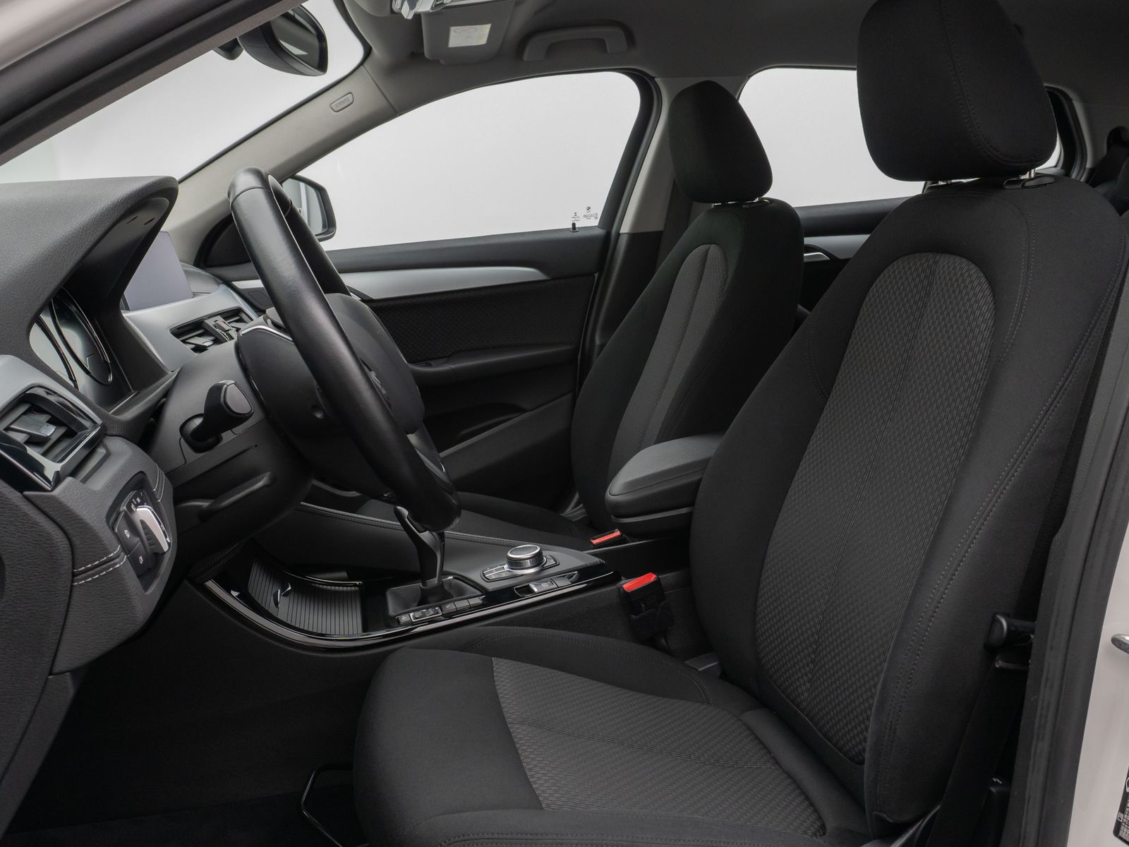 Fahrzeugabbildung BMW X2 sD18i Kamera DAB Geschwindig LED Navi ParkAss