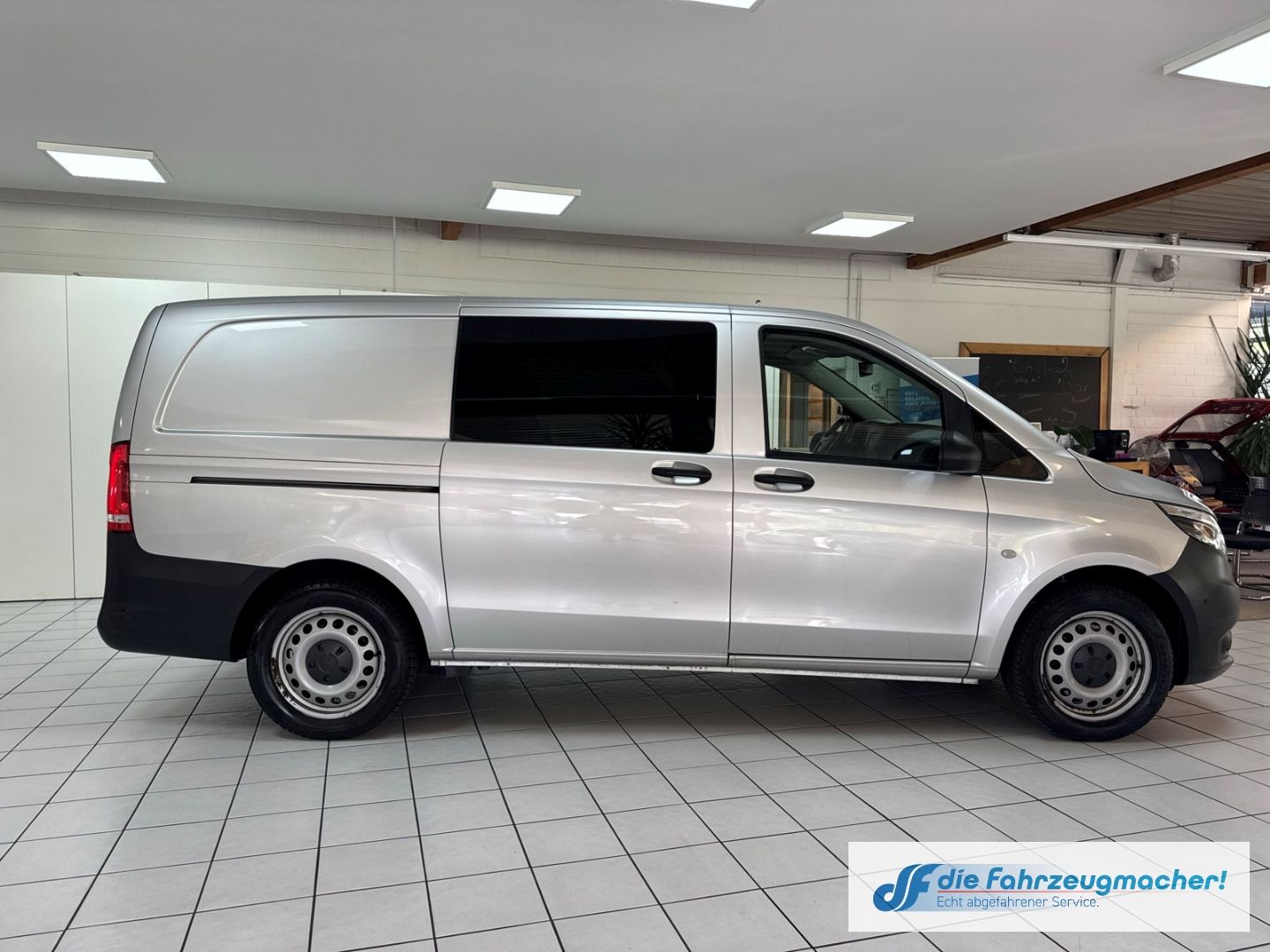 Fahrzeugabbildung Mercedes-Benz Vito Mixto 119CDI 4x4 lang Navi Digitales Cockpi