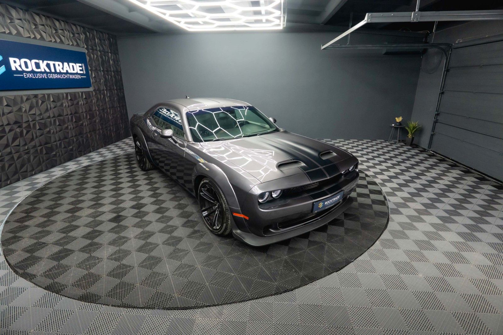 Fahrzeugabbildung Dodge Challenger 5.7 V8 R/T SRT WIDE BODY Super Track