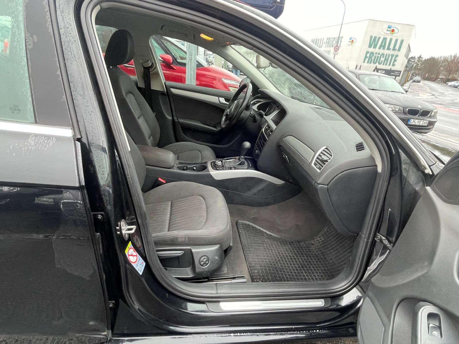 Audi A4 2011 — photo 10