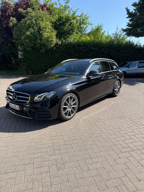 Image of Mercedes-Benz E 200