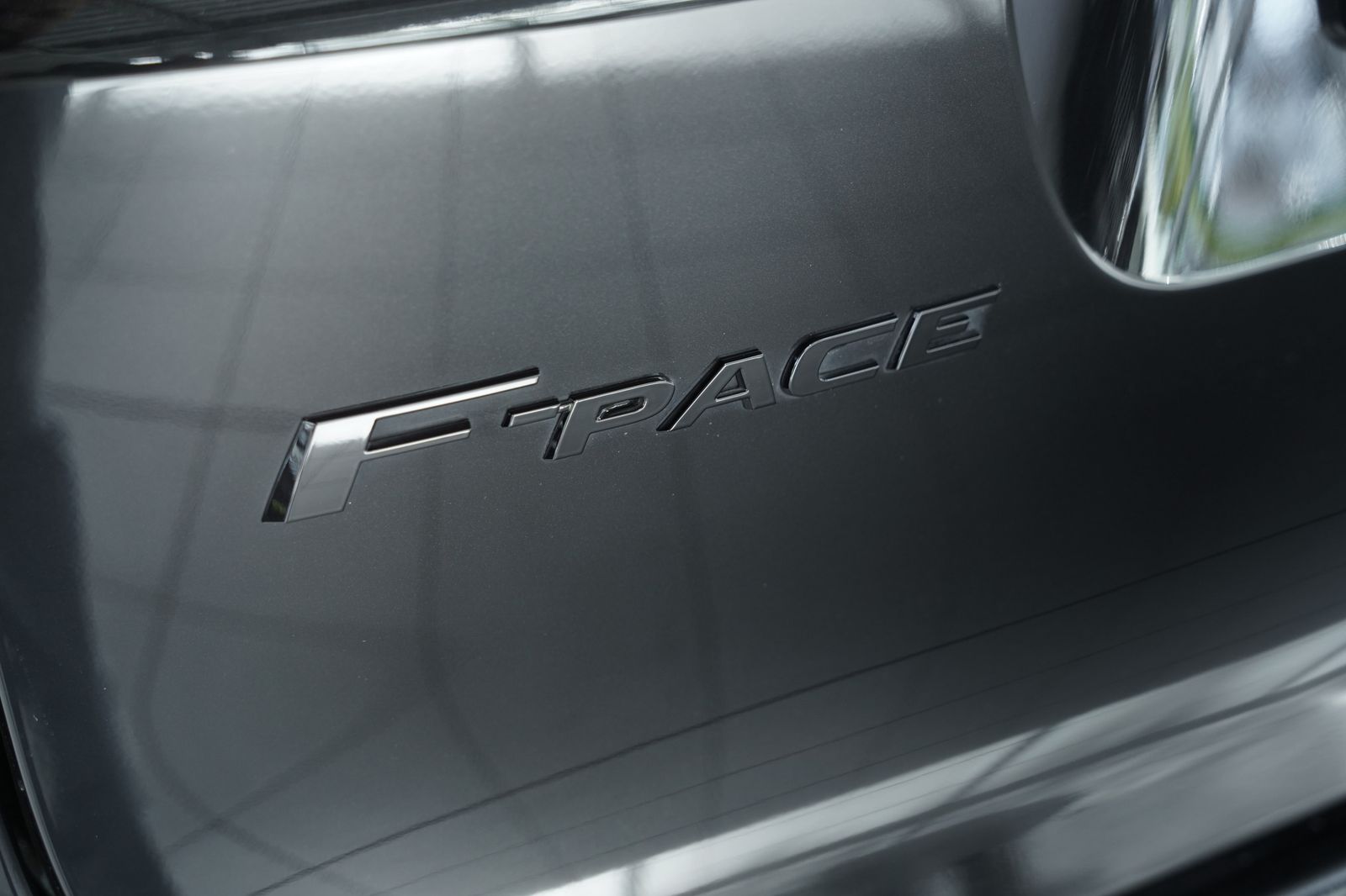 Jaguar F Pace