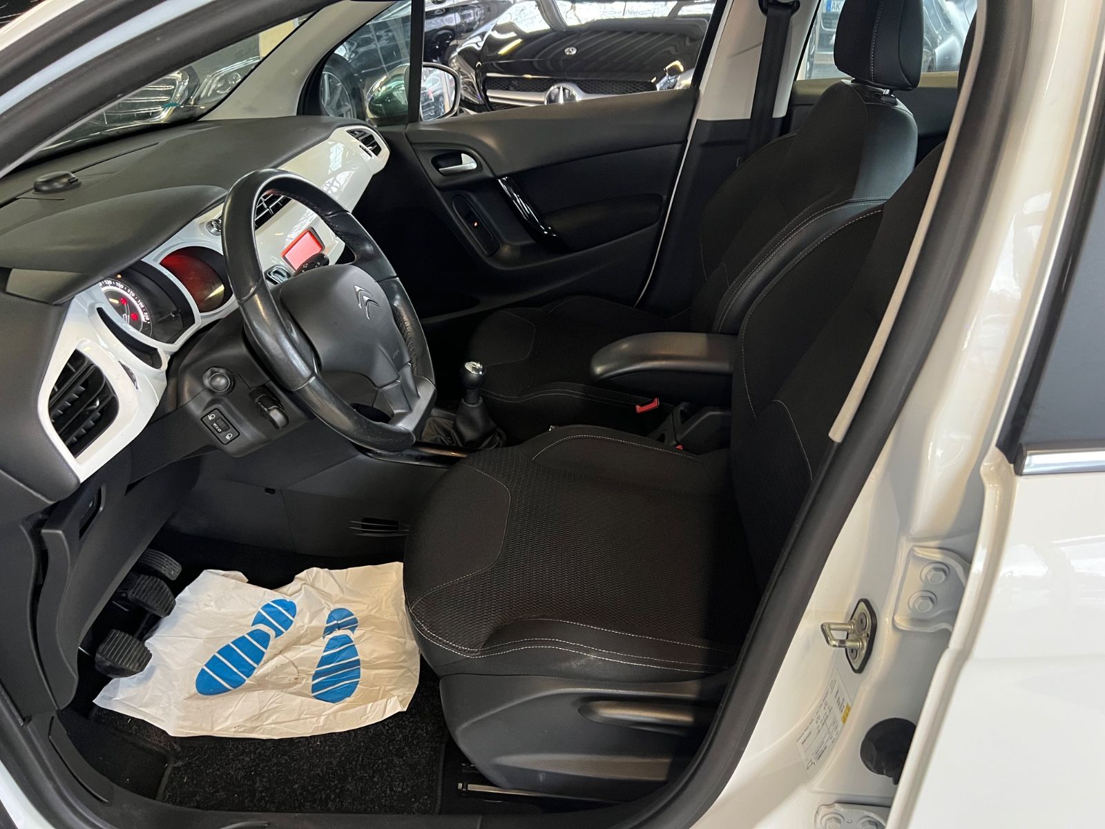 Fahrzeugabbildung Citroën C3 Selection * WENIG KILOMETER *
