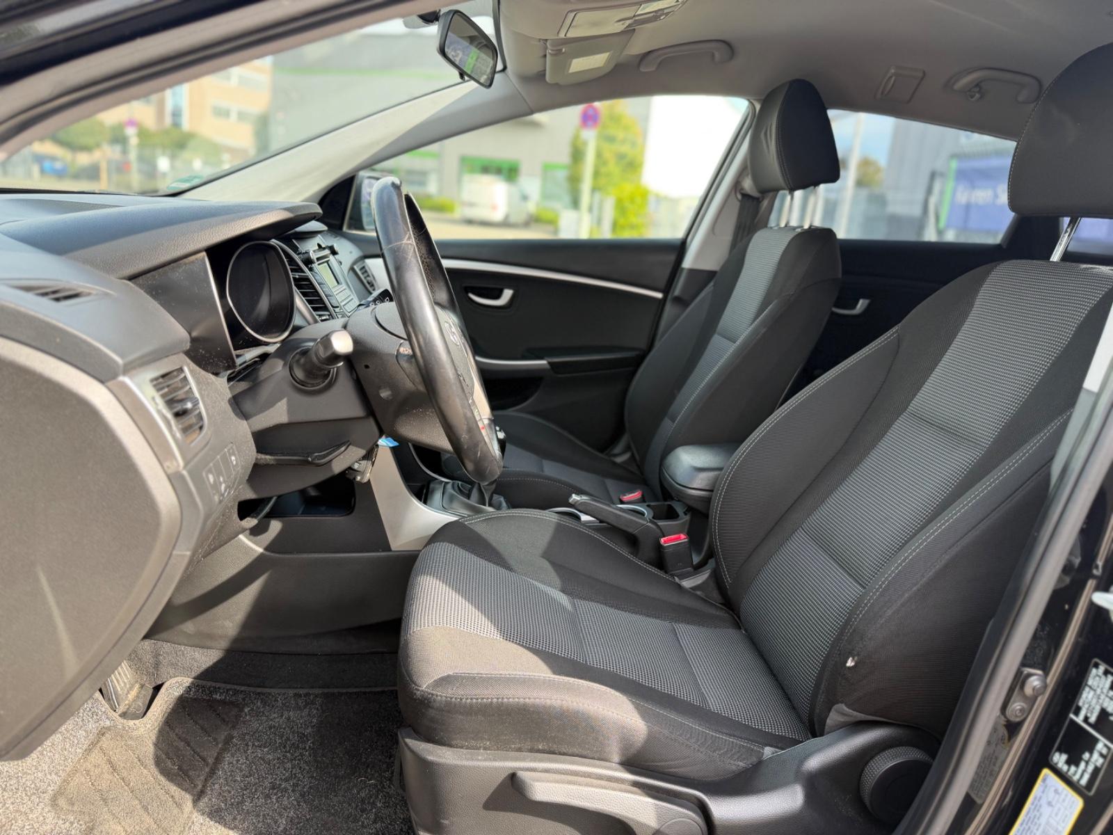 Hyundai i30 2014 — photo 11