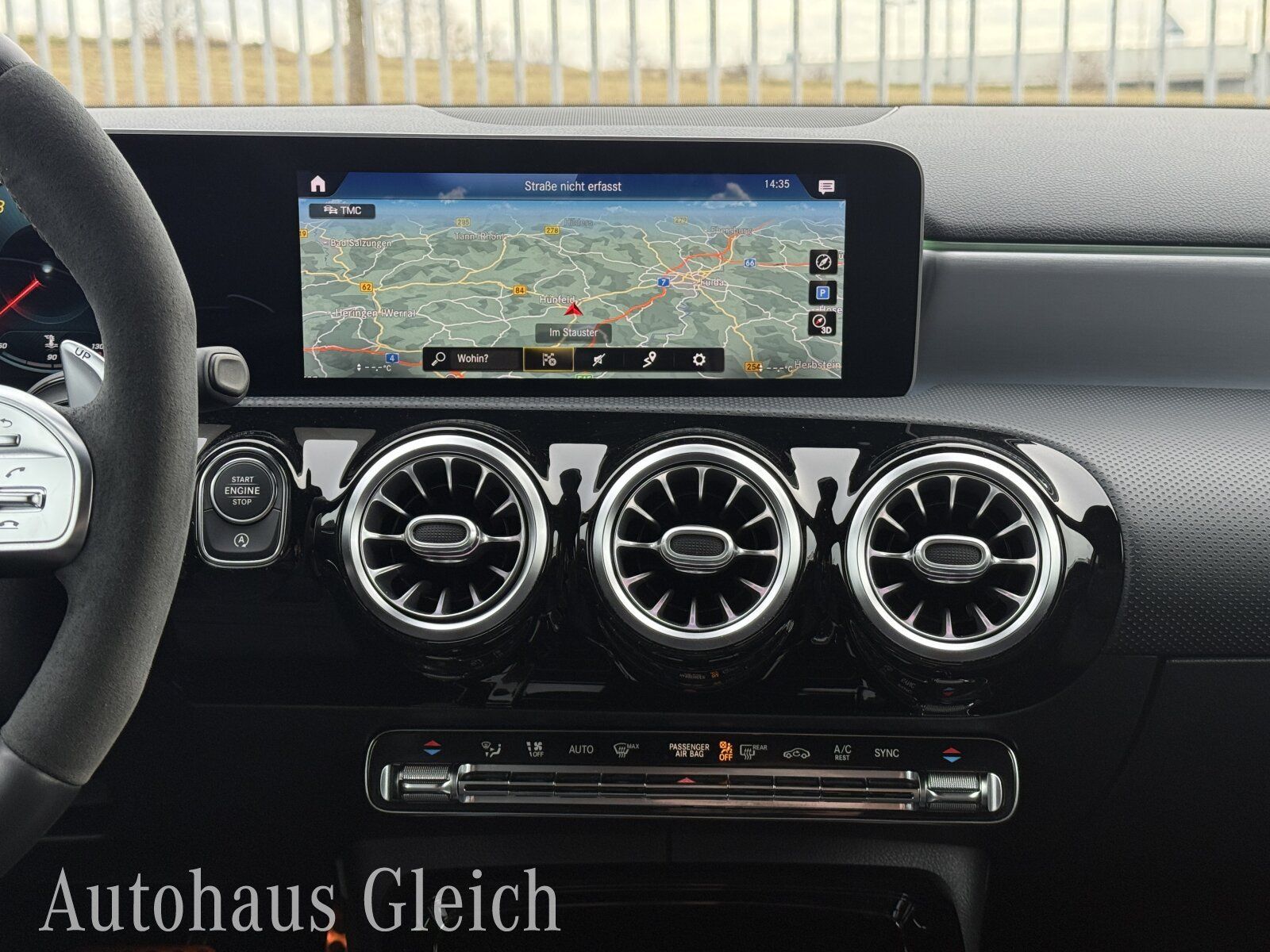Fahrzeugabbildung Mercedes-Benz AMG A 35 4Matic (EURO 6d-TEMP) Navi/Pano.-Dach