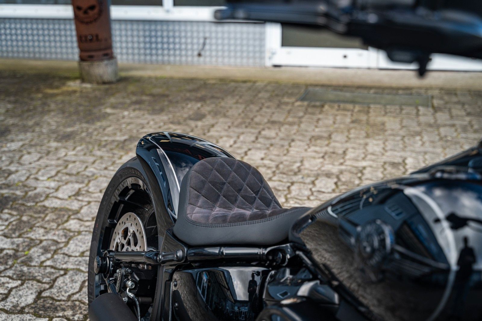 Fahrzeugabbildung Harley-Davidson FLFBS FAT BOY SOFTAIL 114 -JEKILL&HYDE- MAD BOY